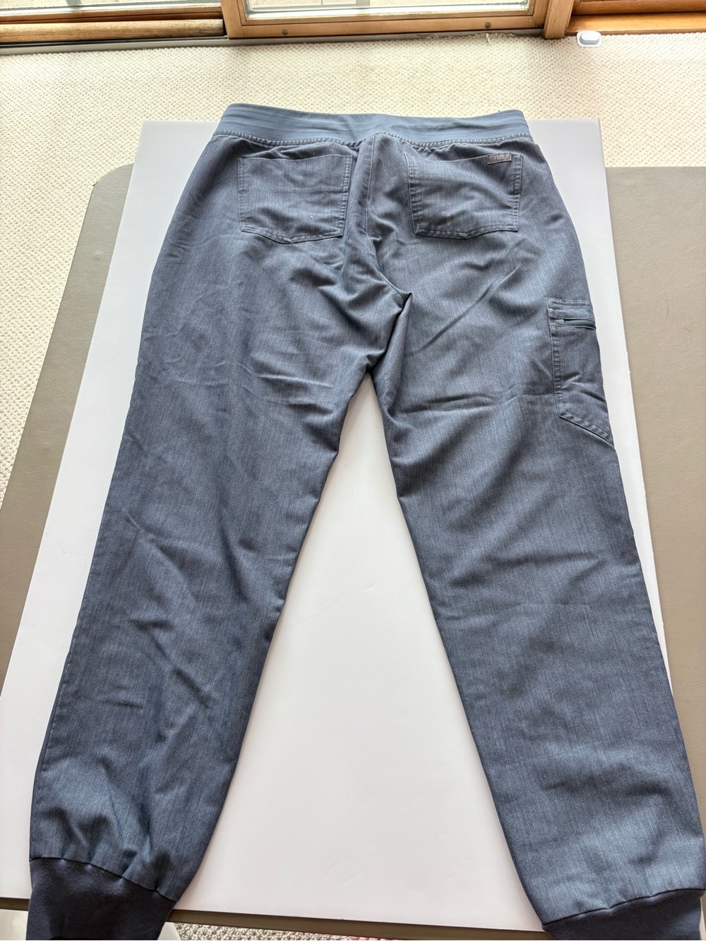 FIGS Graphite Scrub set - Picture 4 of 7